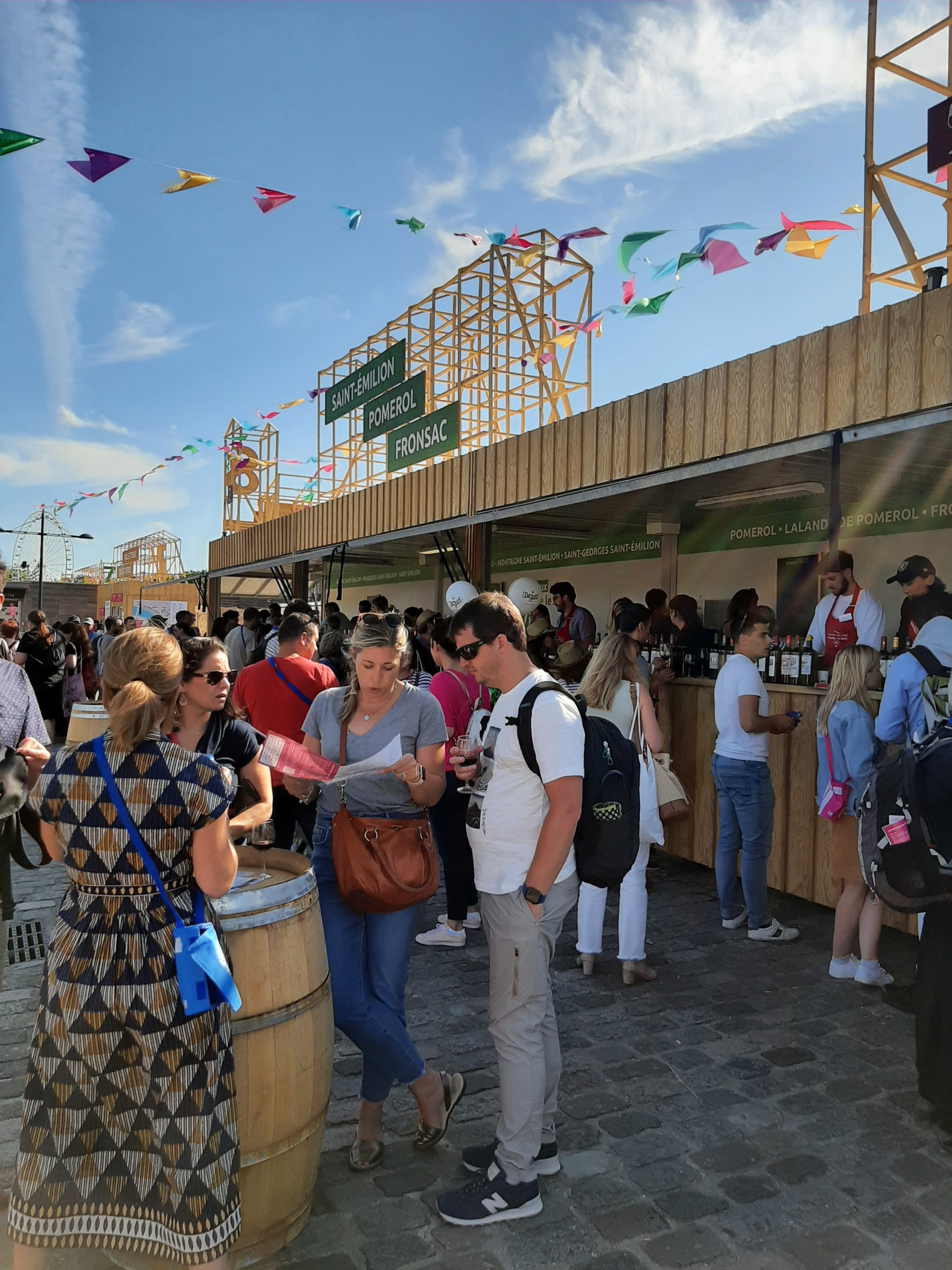 le stand vins de saint emilion à bordeaux fête le vin