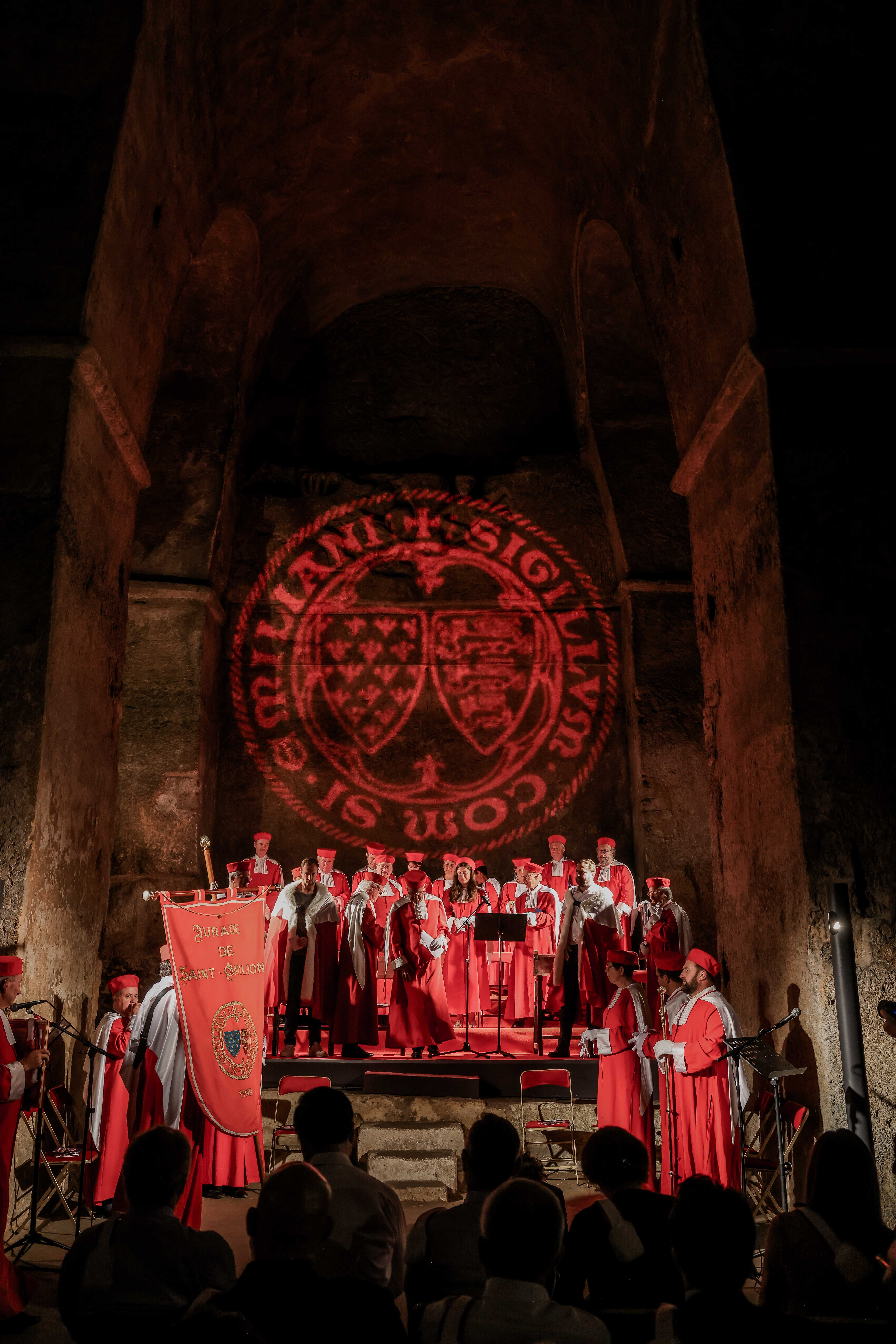 24 intronisations durant la fête de printemps de la jurade de saint-emilion en 2023